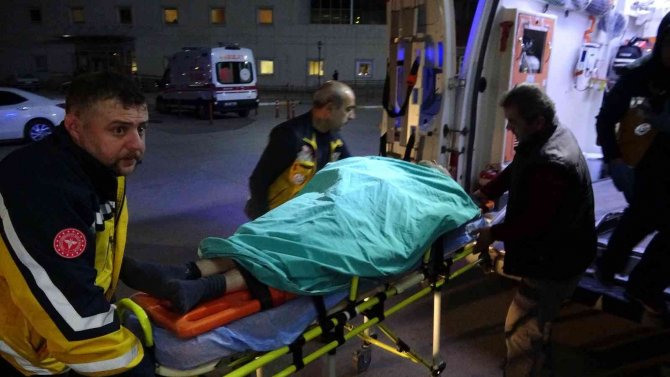 Tokat’ta Kamyonet İtfaiye Aracına Çarptı: 1 Yaralı