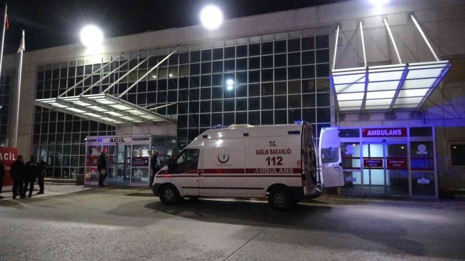 Tokat’ta Kamyonet İtfaiye Aracına Çarptı: 1 Yaralı