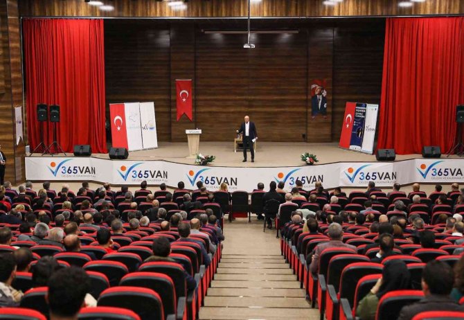 Van Büyükşehir Belediyesinden ’Liderlik’ Konulu Konferans