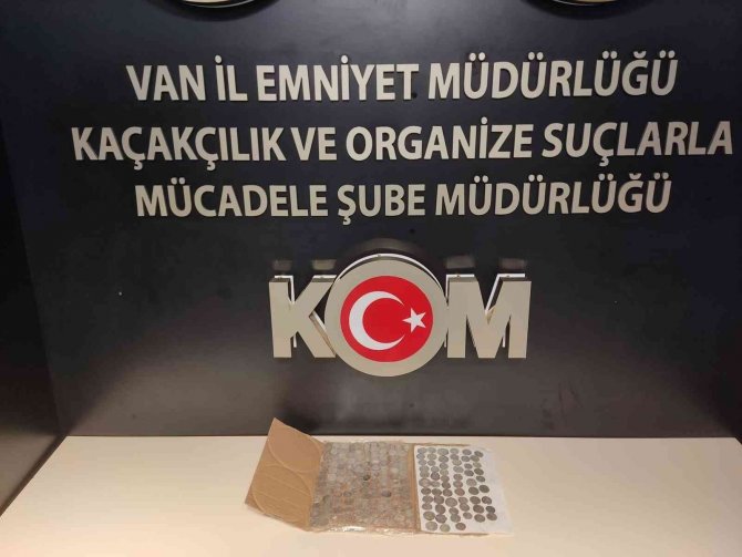 Van’da Gümrük Kaçağı Malzeme, Uyuşturucu Hap Ve Sikke Ele Geçirildi