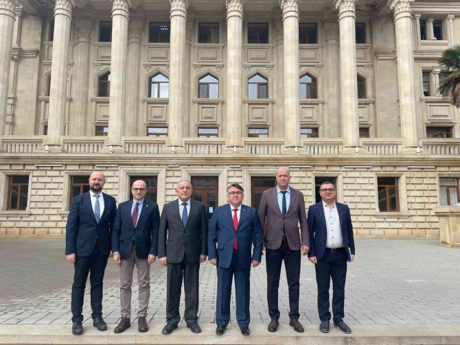 Azerbaycan’da İlk İmzalar Atıldı