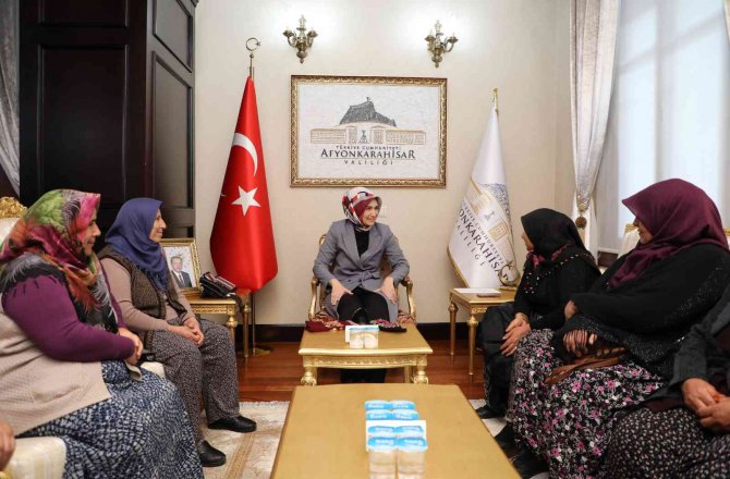 Vali Köylü Kadınların Yöresel Pazar İstediğini Geri Çevirmedi