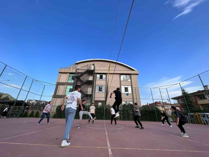 Altınküre’de Voleybol Turnuvası Başladı