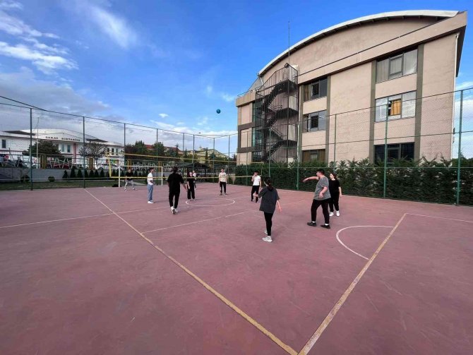 Altınküre’de Voleybol Turnuvası Başladı