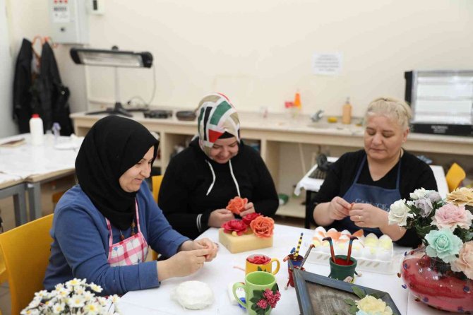 Pursaklar’da Kadınların İ̇lk Adresi ‘‘Hanım Evleri’’