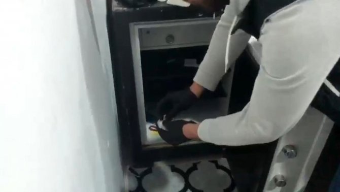 Eğlence Mekanındaki Uyuşturucu Madde Ticaretine Baskın, 3 Gözaltı