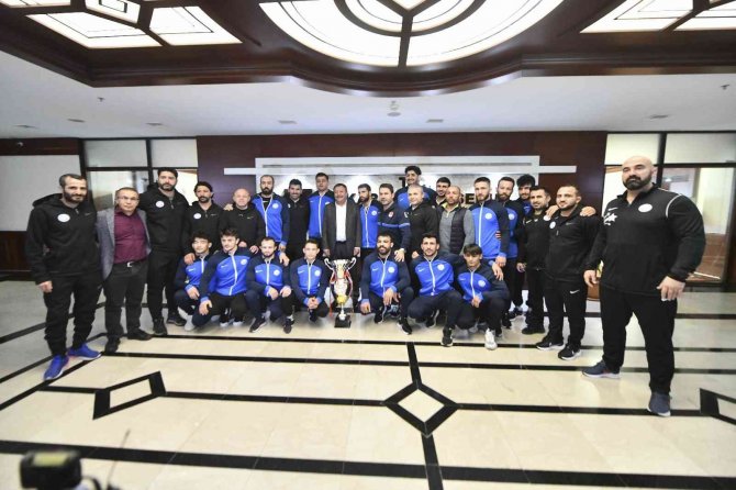 Şampiyon Aski̇ Spor’dan, Başkan Yüksel Arslan’a Ziyaret