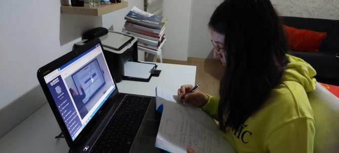 Kendisi Van’da Dersi Aydın’da