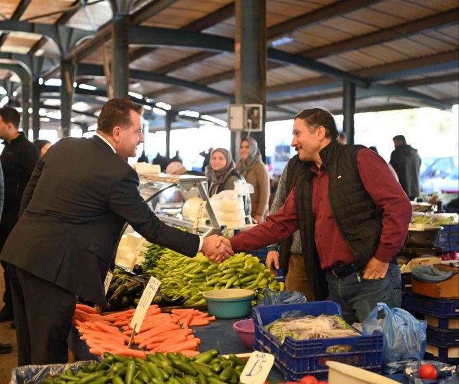 Başkan Yücel Yılmaz Esnafın Yanında