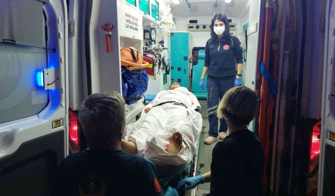 Samsun’da Bıçaklı Saldırı: 2 Yaralı