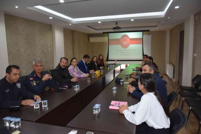 Buharkent’te Kadına Şiddet Konulu Toplantı Gerçekleştirildi