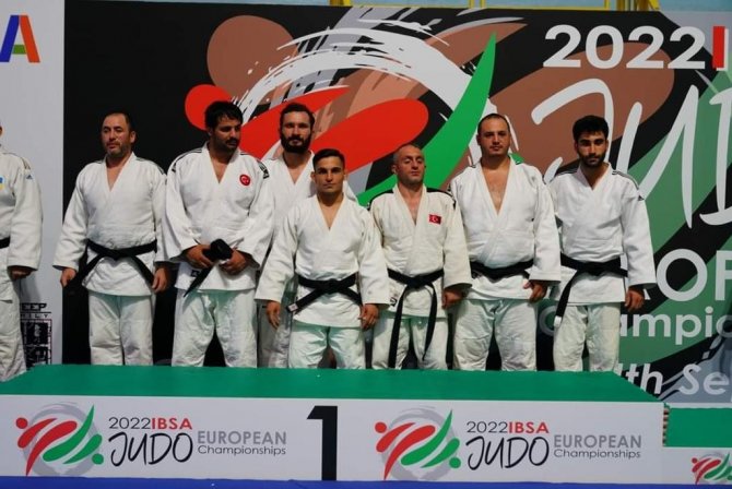 İ̇zmir’in Milli Sporcuları Paris Yolunda