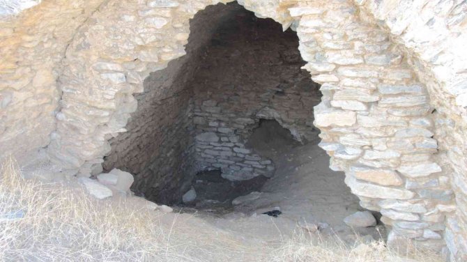 Definecilerin Talanına Uğrayan Trapezapolis’in Son Hali Yürek Burktu