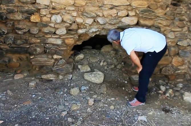Definecilerin Talanına Uğrayan Trapezapolis’in Son Hali Yürek Burktu