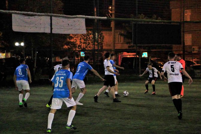 Diyarbakır’da ’Altın’ Gibi Futbol Turnuvası