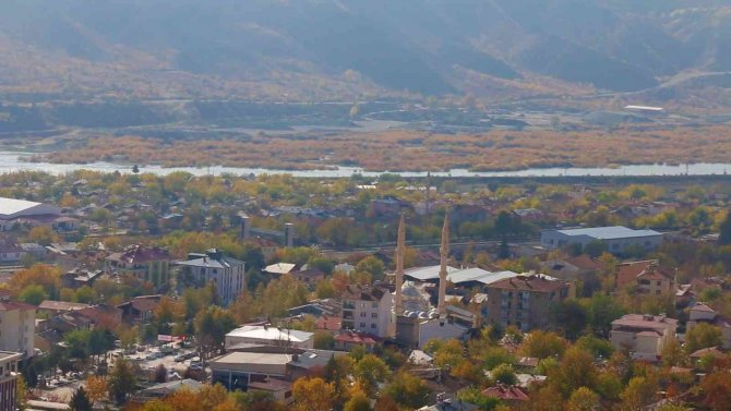 7 Bin Yıllık Palu İlçesi, İhtişamı İle Yıllara Meydan Okuyor