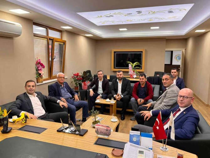 Edremit Ticaret Odası’na, Chp Genel Başkan Yardımcısı Akın’da Ziyaret