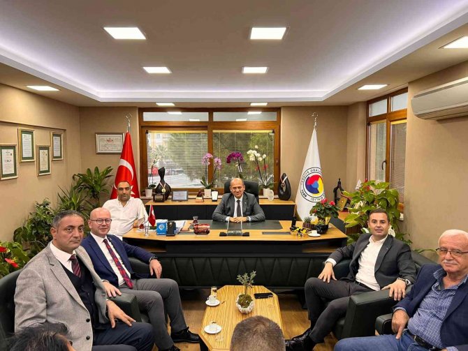 Edremit Ticaret Odası’na, Chp Genel Başkan Yardımcısı Akın’da Ziyaret