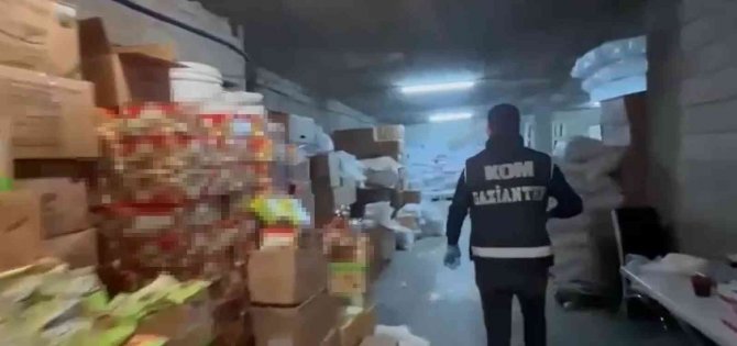 Gaziantep’te Bir Depoya Şok Eden Baskın