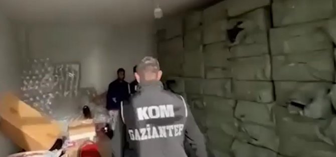 Gaziantep’te Bir Depoya Şok Eden Baskın