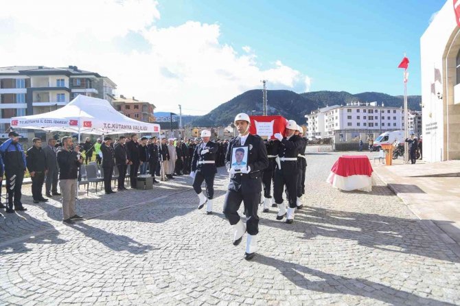 Gediz İ̇lçe Emniyet Müdürlüğü’nde Görevli Polis Memuru Serkan Orhan Hayatını Kaybetti