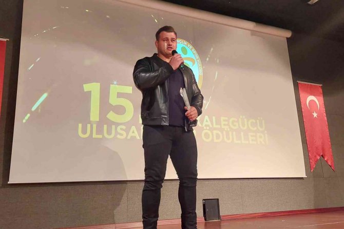 5. Kez Dünya Şampiyonu Olan Milli Güreşçi Rıza Kayaalp’e Ödül