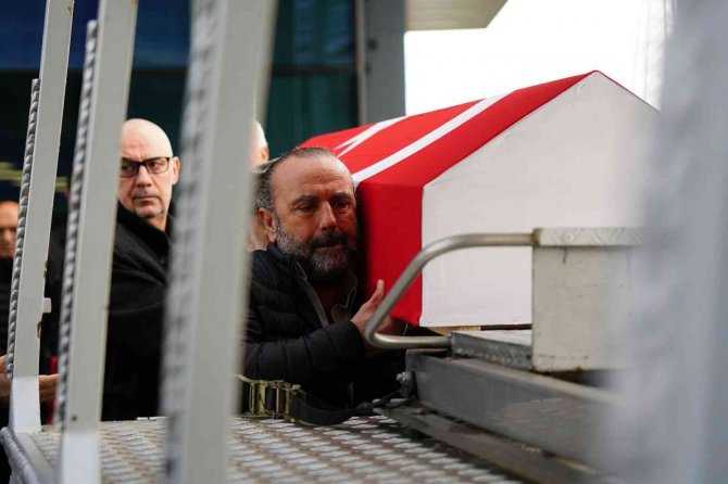 Hıncal Uluç İçin Turkuvaz Medya’da Tören Düzenlendi