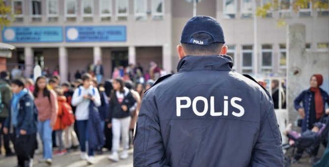Yurt Genelindeki Denetimlerde 557 Aranan Şahıs Yakalandı