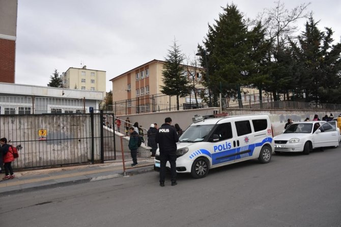 Yurt Genelindeki Denetimlerde 557 Aranan Şahıs Yakalandı