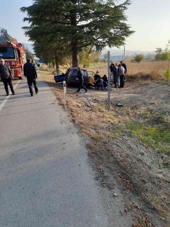 Kazada Yaralanan Genç Kız Tedavi Gördüğü Hastanede Hayatını Kaybetti