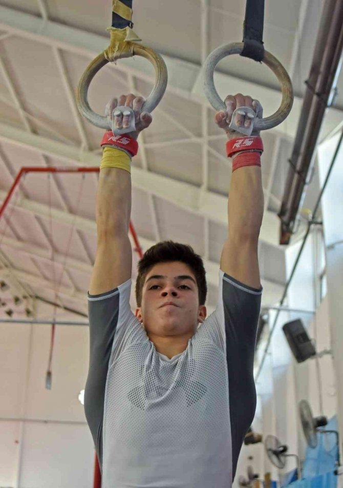 İ̇zmir’in Genç Yeteneği Zirveden İnmiyor