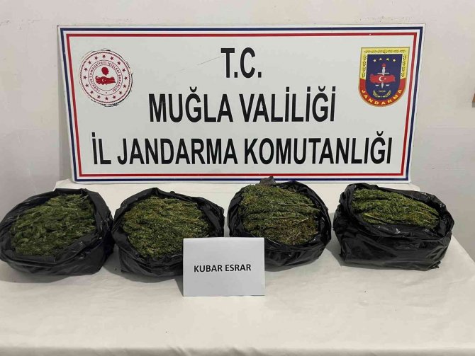 Jandarma Zehir Tacirlerini Seydikemer’de Yakaladı