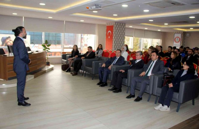 Kamu Başdenetçisi Malkoç, Avukatlarla Bir Araya Geldi
