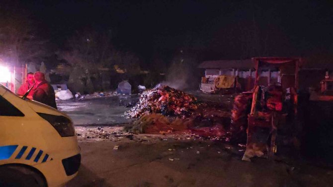 Ruhsatsız Geri Dönüşüm Tesisinde Yakılan Ateş Ekipleri Harekete Geçirdi