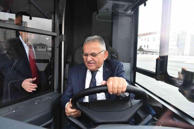 Yeni Otobüslerin İlk Testini Başkan Büyükkılıç Yaptı
