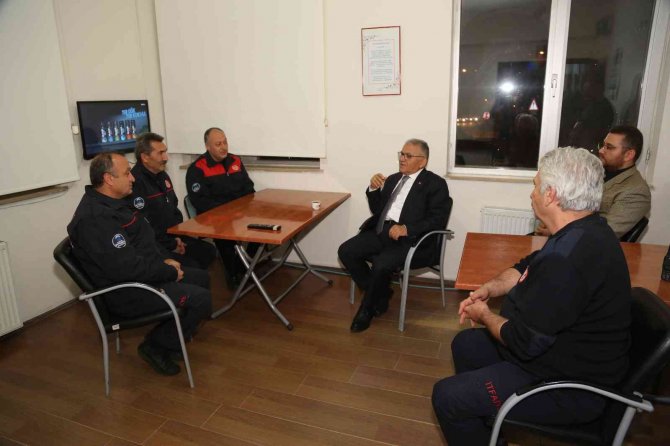 Başkan Büyükkılıç, Kahraman İtfaiyecilerle Buluştu