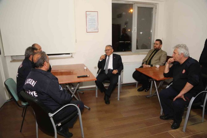 Başkan Büyükkılıç, Kahraman İtfaiyecilerle Buluştu