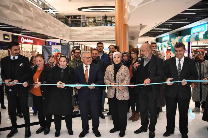 Başkan Büyükkılıç, ‘Dantel Anglez El Sanatları Sergisi’nin Açılışını Yaptı