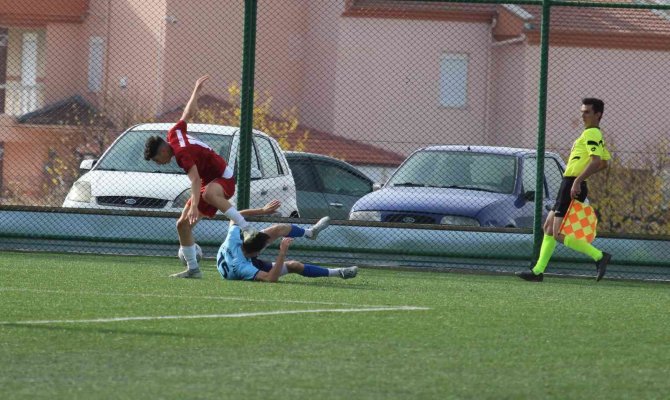 Kayseri Süper Amatör Küme: Erciyes Esen Makine Fk: 8- Gaziosmanpaşaspor: 1