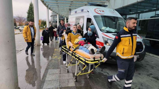 Hastane Yolunda Takla Attılar: “Biri Bebek 3 Yaralı”