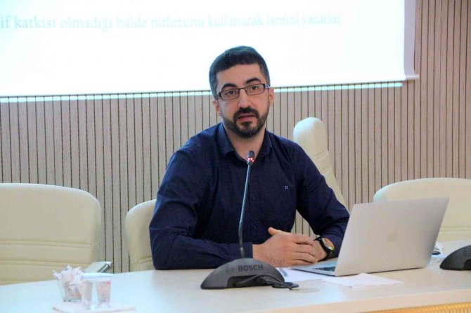 Üniversitede “Akademik Etik Ve İ̇ntihal” Konferansı