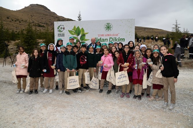 Selçuklu’da Fidanlar Toprakla Buluştu