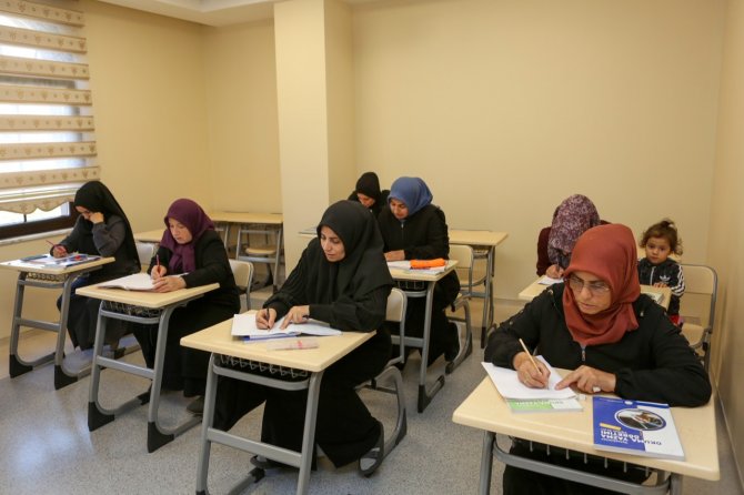 Küçükçekmeceli Kadınlar “Eşitlik Merkezi”nde Üretiyor