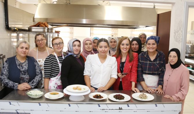 Küçükçekmeceli Kadınlar “Eşitlik Merkezi”nde Üretiyor