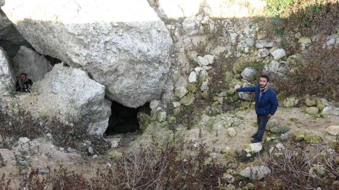 Akarsu Kurudu, Ortaya Çıkan Mağara Tehlike Saçıyor