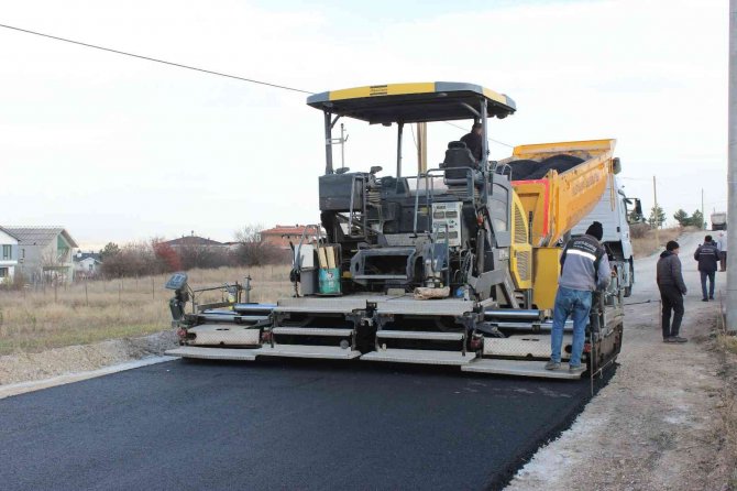Kütahya’nın Mehmet Akif Ersoy Mahallesi’ne Asfalt