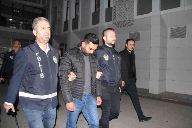 Mersin’de Üniversiteli Kızlara Yabancı Cisim Atan Motosikletli Gençler Yakalandı