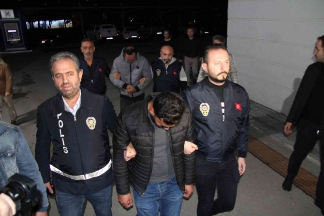 Mersin’de Üniversiteli Kızlara Yabancı Cisim Atan Motosikletli Gençler Yakalandı