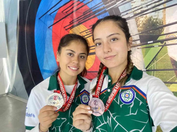 Büyükşehir Sporcuları Başarıya Doymuyor