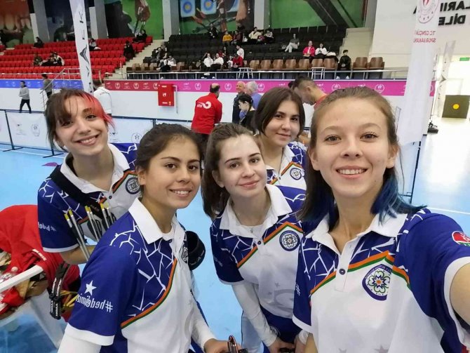 Büyükşehir Sporcuları Başarıya Doymuyor